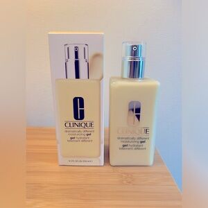 Clinique Dramatically Different Face Moisturizing Gel 8.5oz NEW